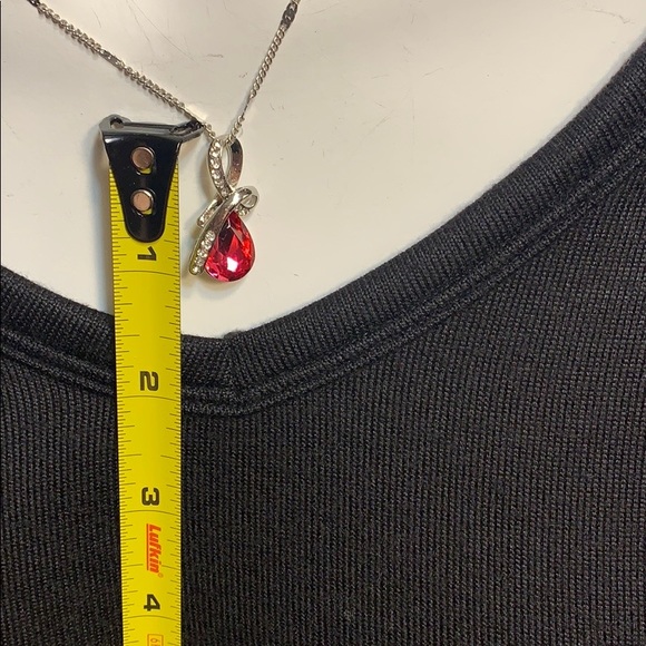 💋$6 or 2/$10💋Swarovski crystal necklace. NWT. - Picture 8 of 8